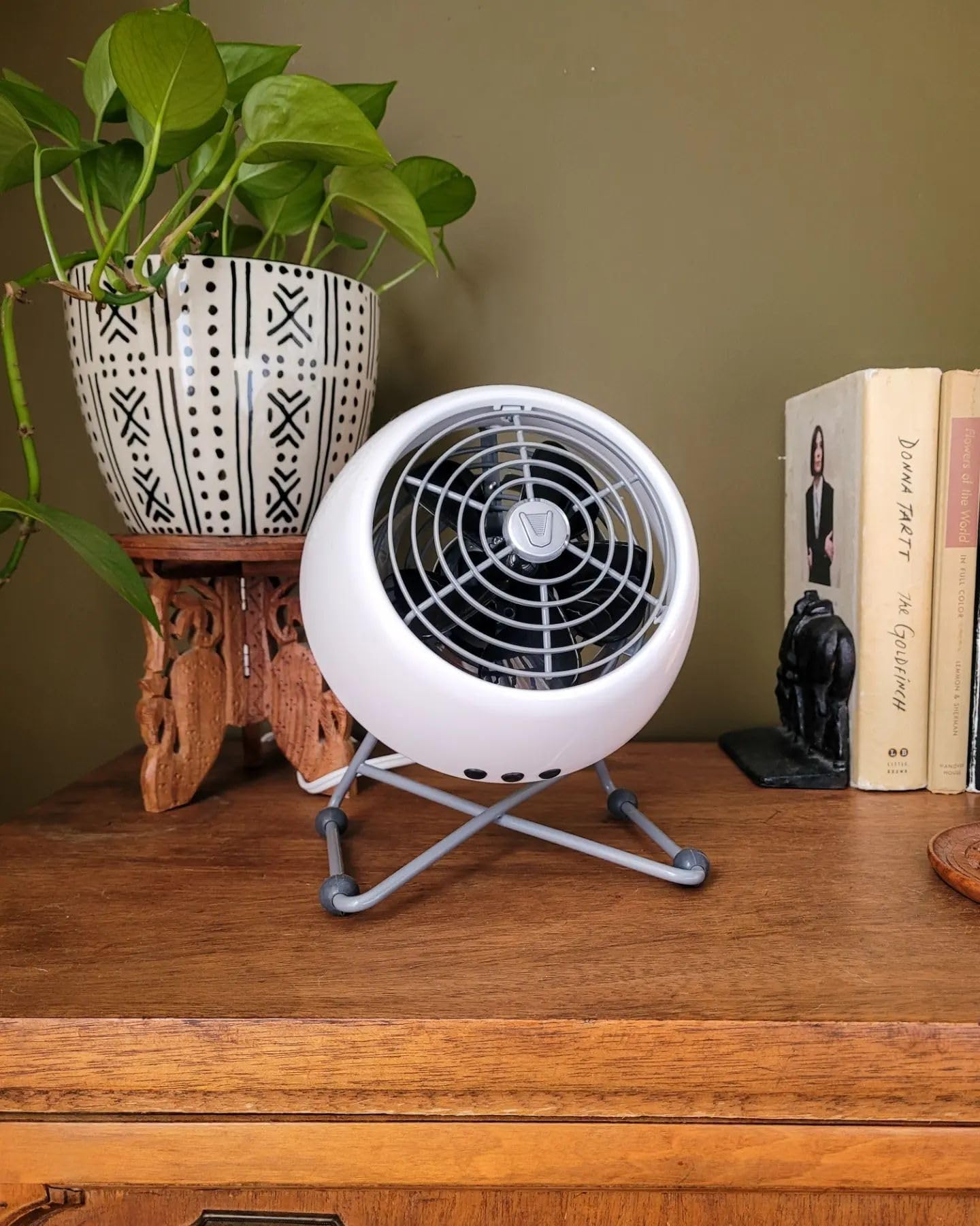 Vornado VFAN™ Mini Modern Personal Desk Fan with 2-Speed Control, Adjustable Tilt, Quiet Metal Air Circulator for Office, Bedroom, Dorm, Compact Desktop Cooling Device, Ice White - Image 8
